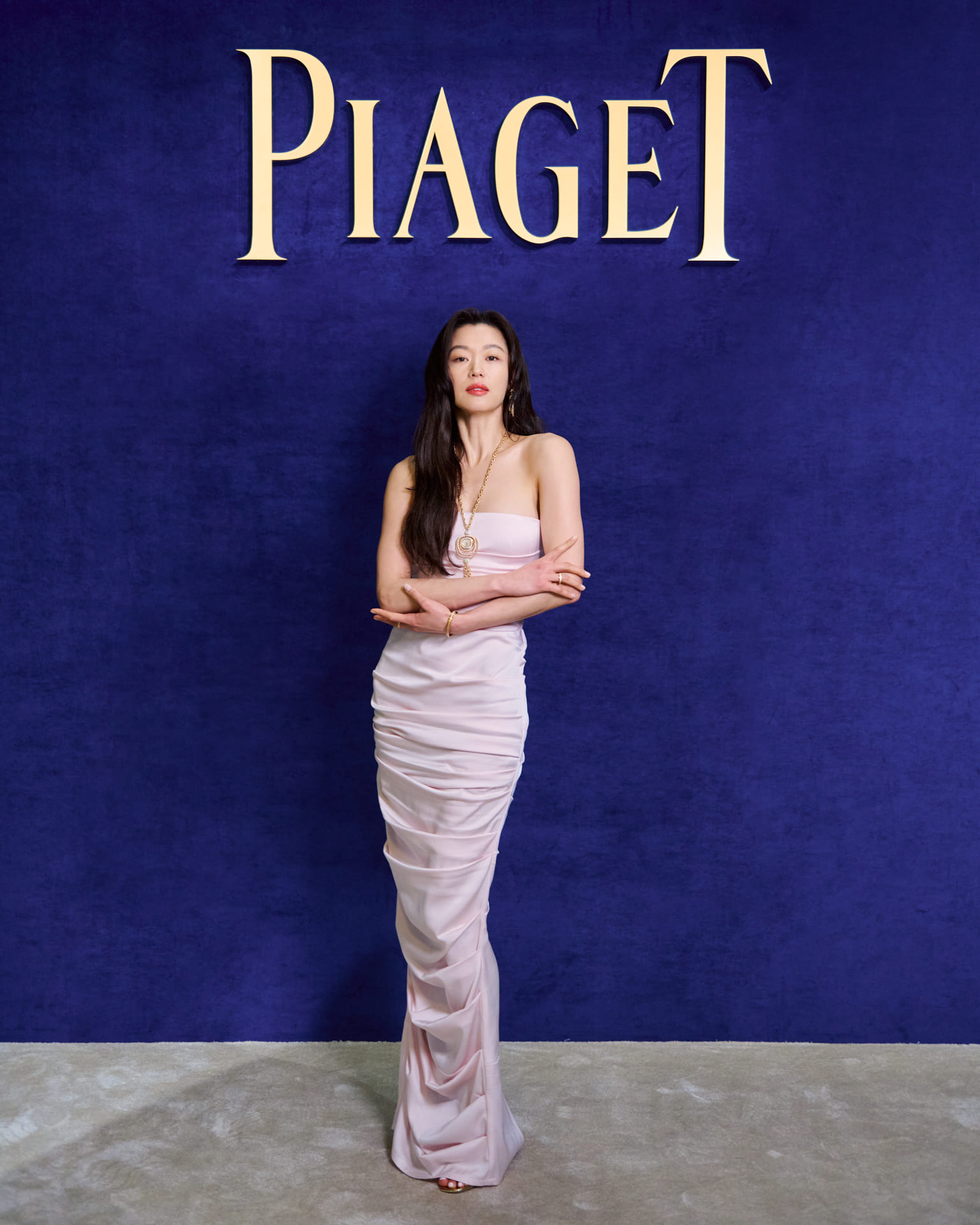 đại sứ Gianna jun Piaget 