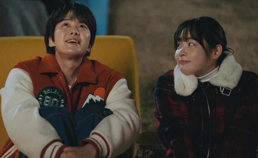 áo bomber  Kim Min-ha từ Way Back Love 