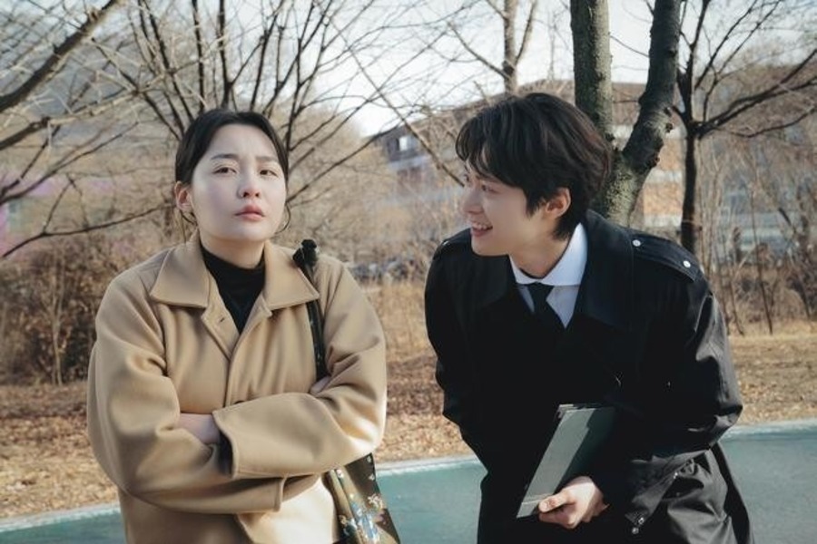 Trench coat Kim Min-ha từ Way Back Love 