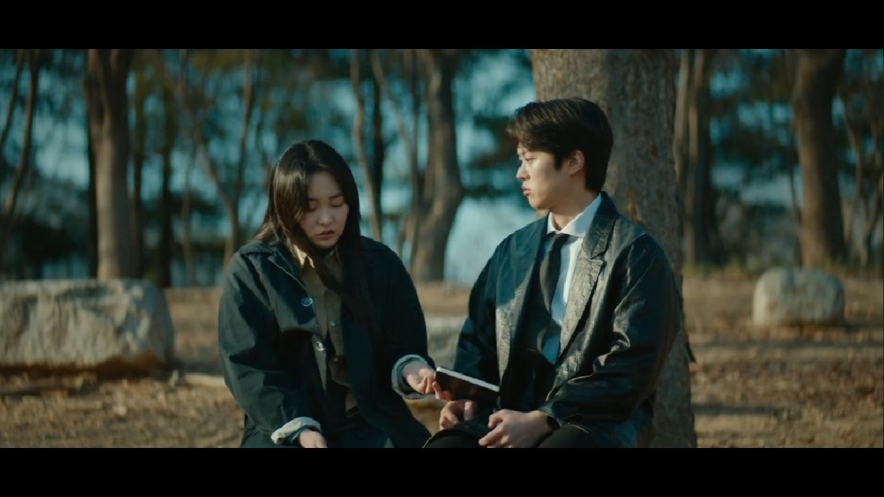trang phục retro Kim Min-ha từ Way Back Love 