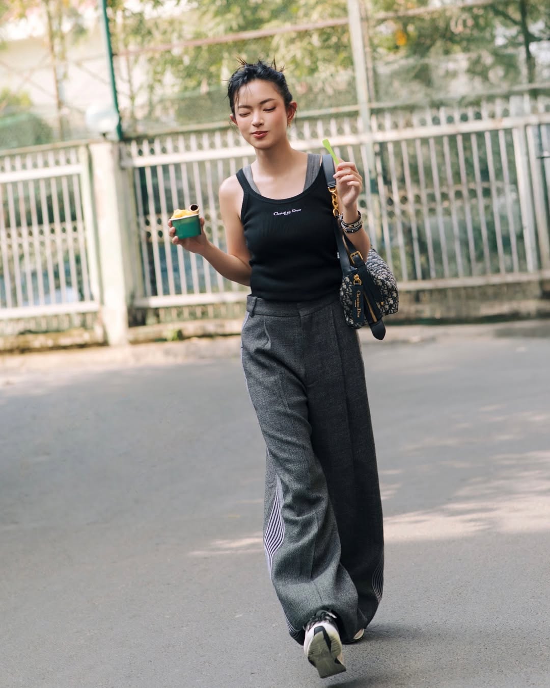 Châu Bùi áo tank top