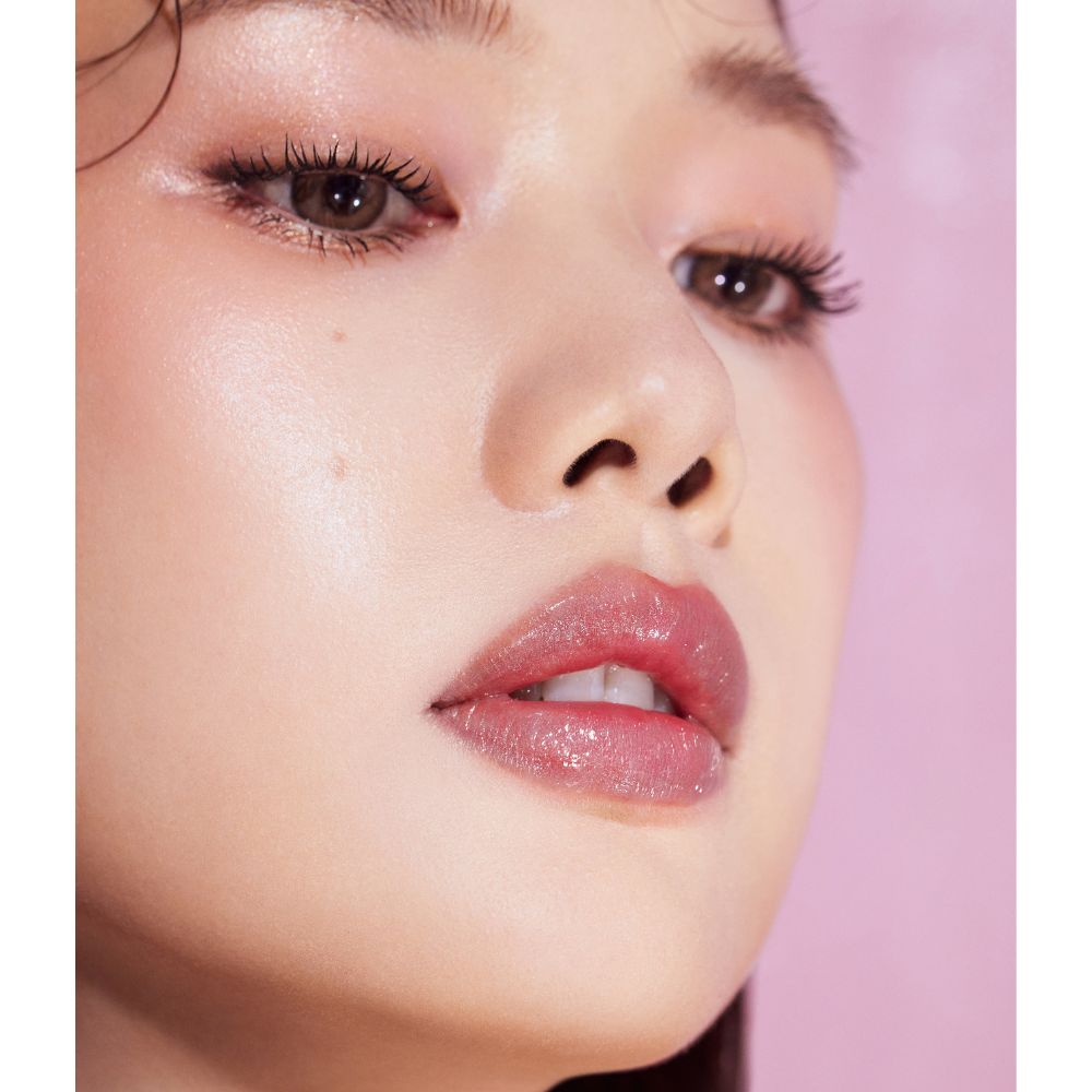 Hình ảnh người mẫu với màu má #3 Rosy Moon.
