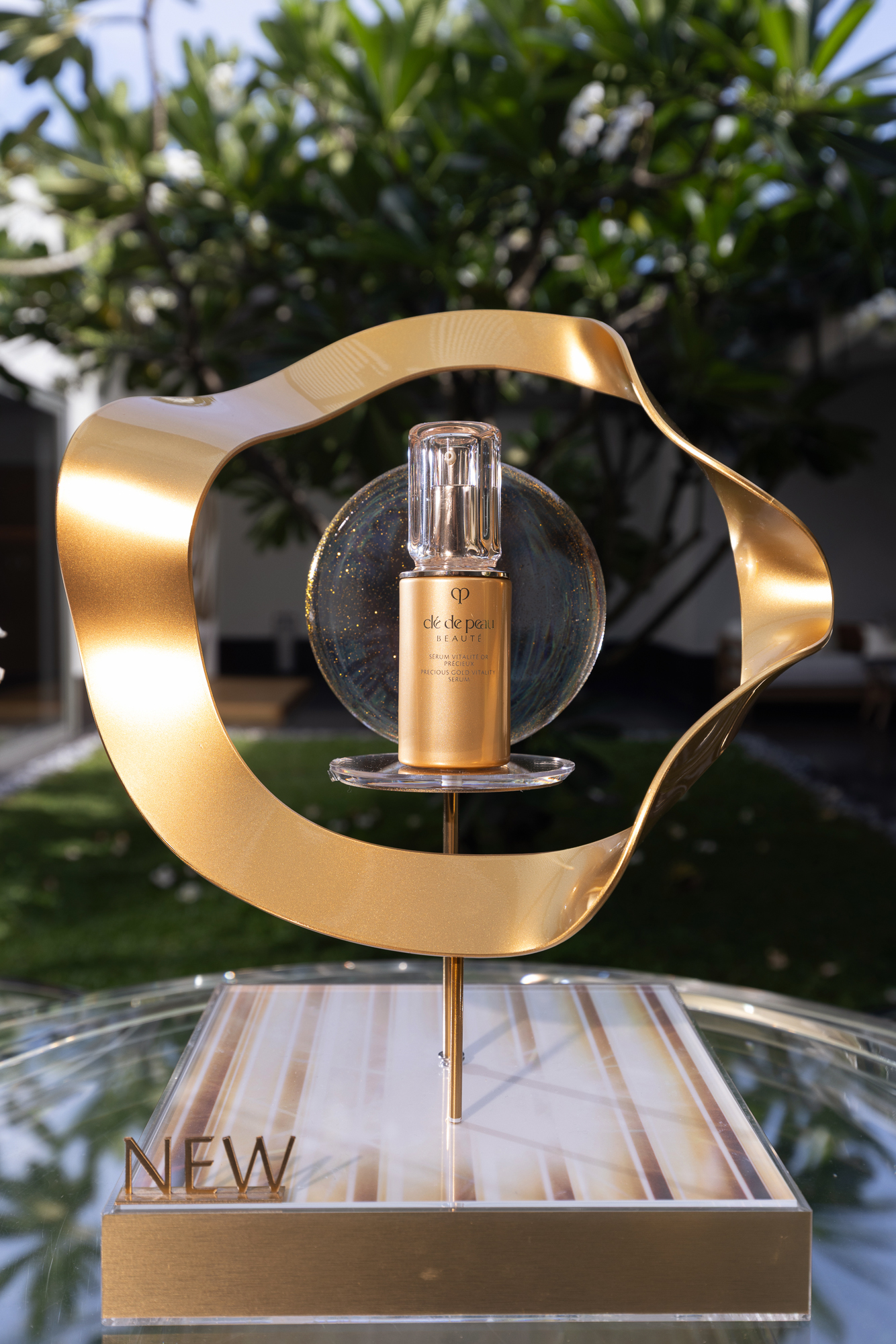 Tinh chất dưỡng da mới của Clé de Peau Beauté 