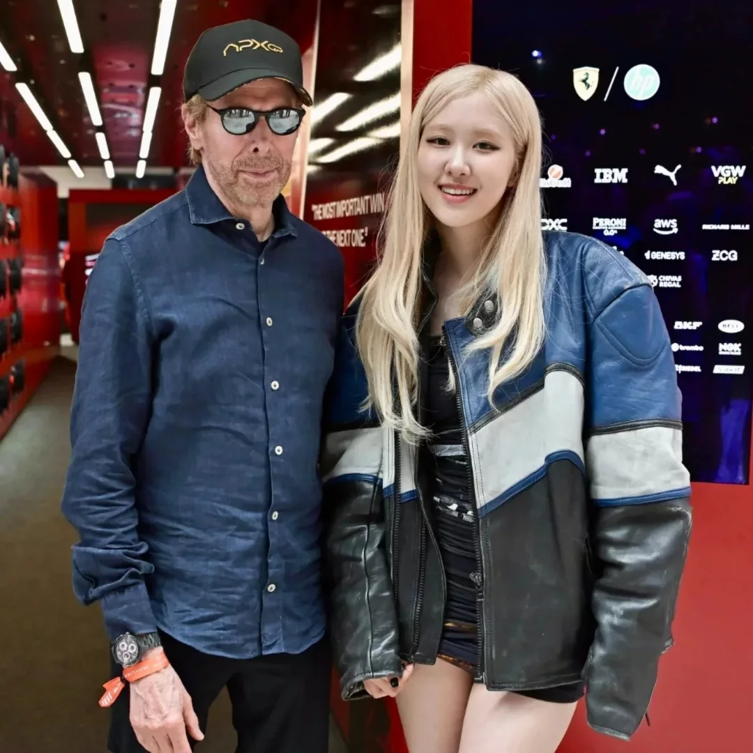 rose blackpink diện áo khoác bomber 