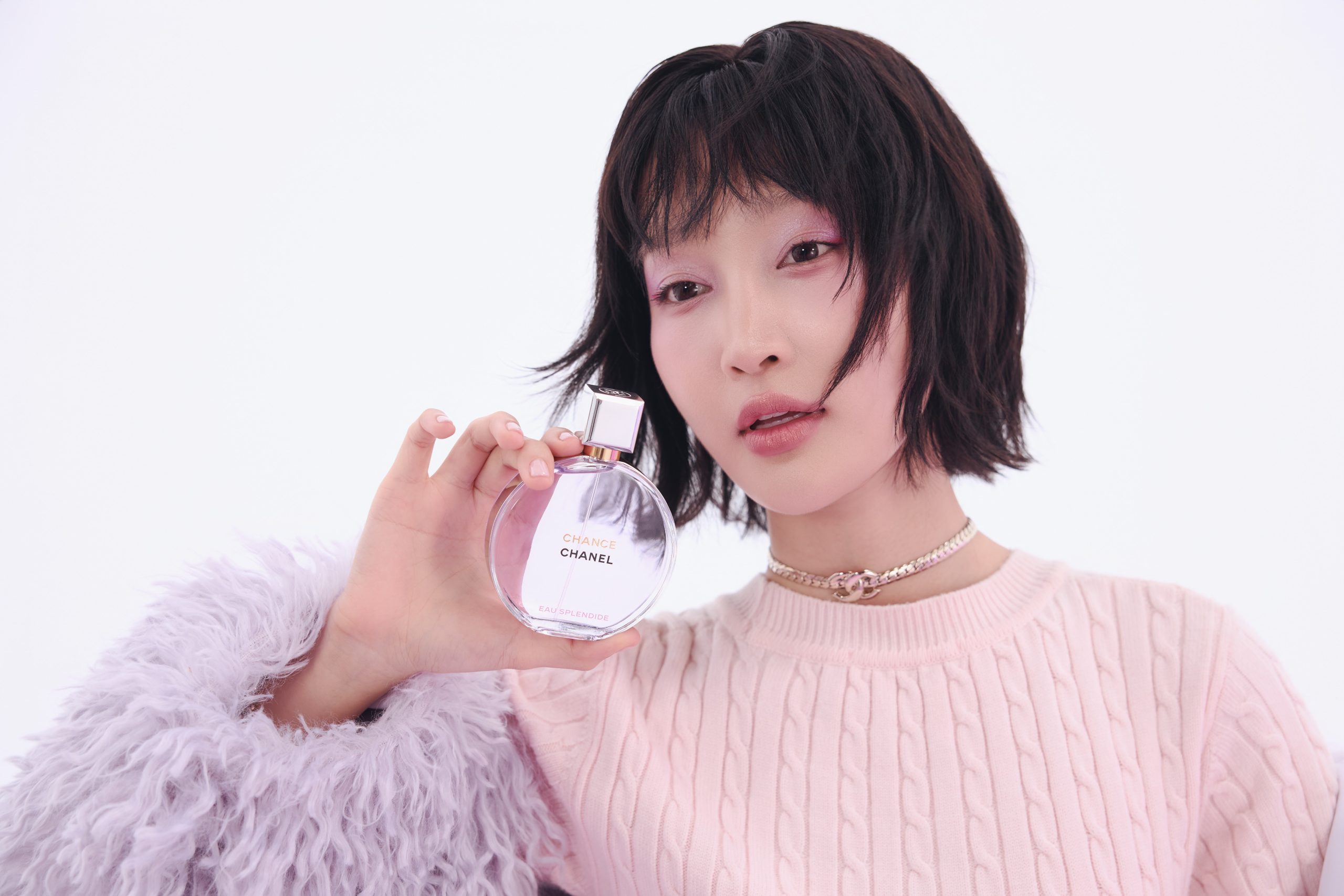 Juky San trong bộ ảnh chụp nước hoa Chanel