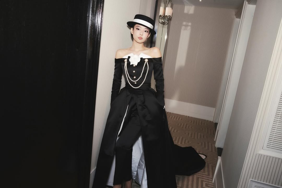Jennie thanh lịch tại Met Gala 2025