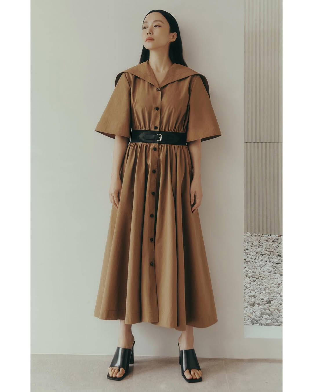 Thời trang của jeon do yeon đầm chiết eo 