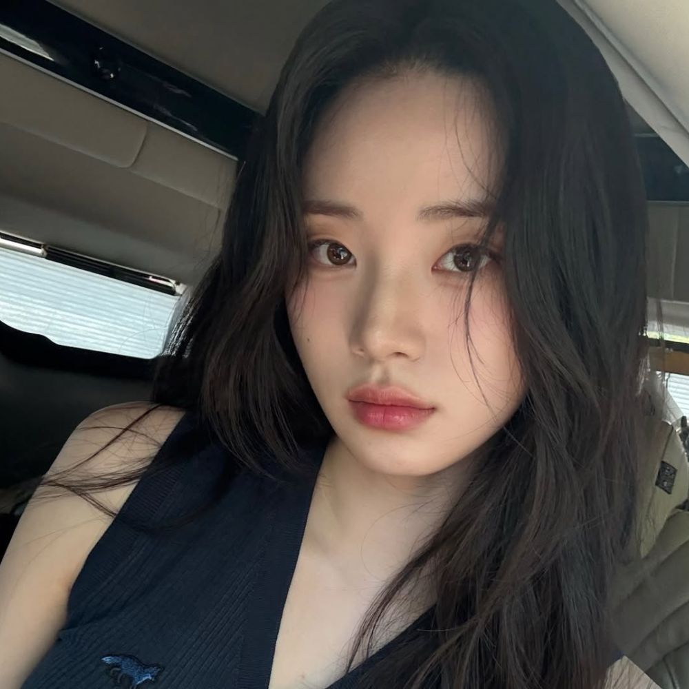Mái tóc đen mượt của Shin Si Ah