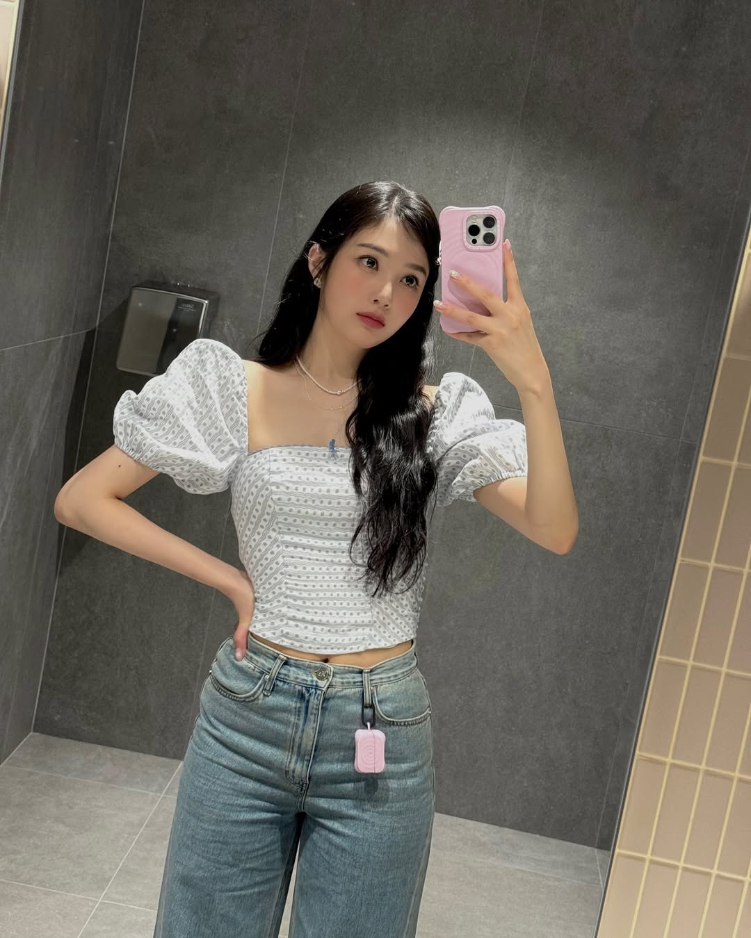 Joy diện áo blouse