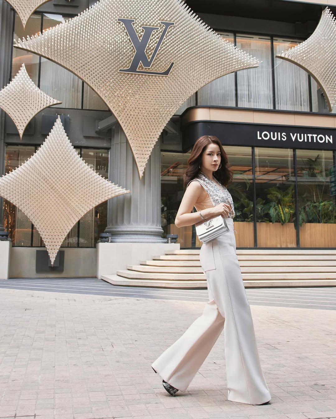 Chi Pu quần ống loe