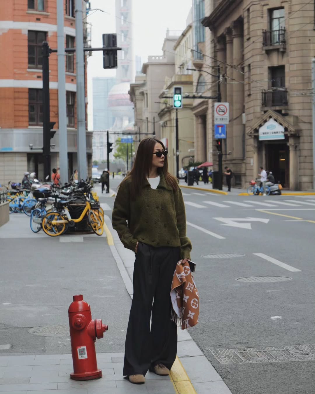 Thanh Hằng ống loe