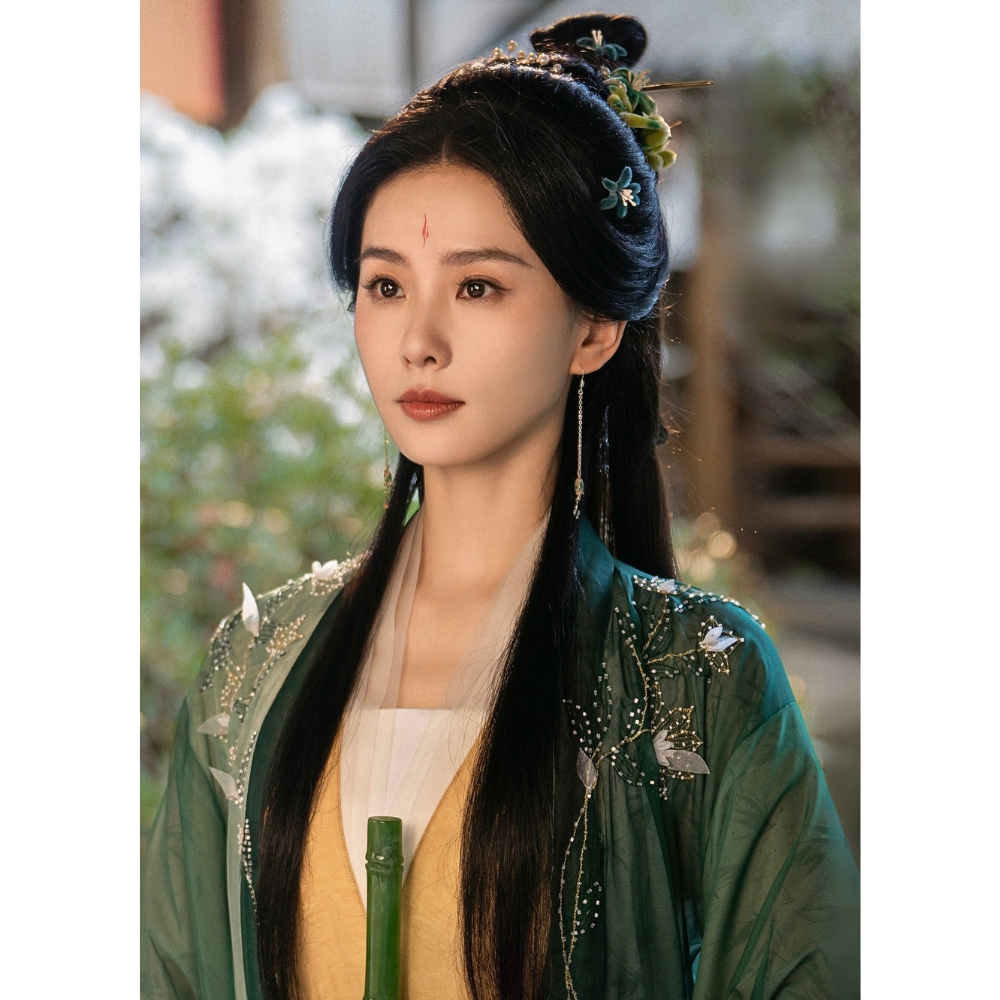 Lưu Thi Thi mang trang phục xanh lục