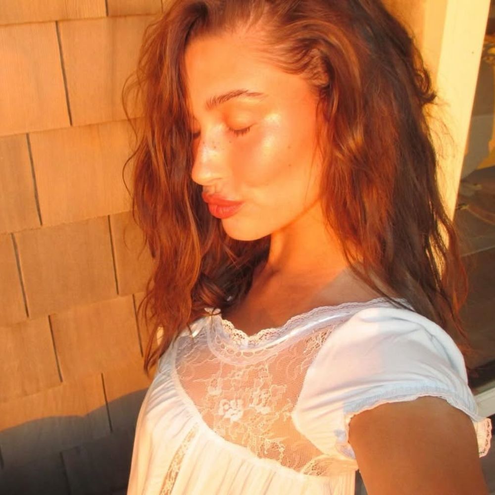 Hình ảnh Hailey Bieber.