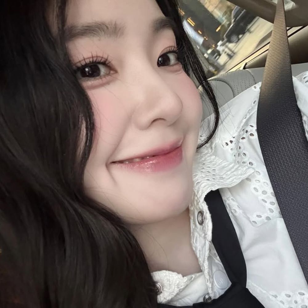 Irene (Red Velvet) với làn da trắng sứ