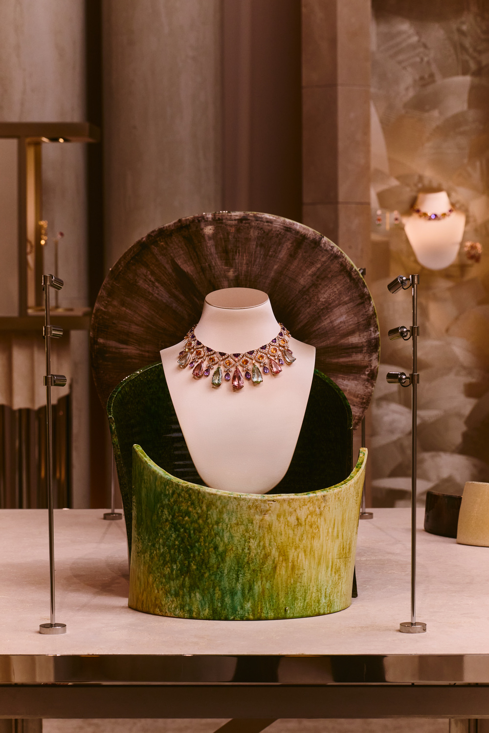 vòng cổ tại buổi ra mắt Bvlgari Polychroma