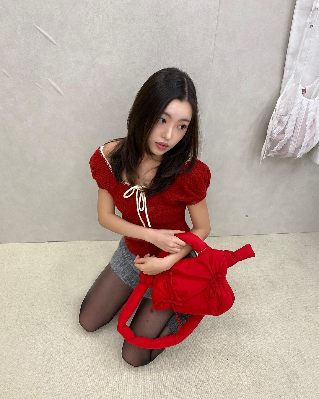 áo đỏ nơ coquettecore