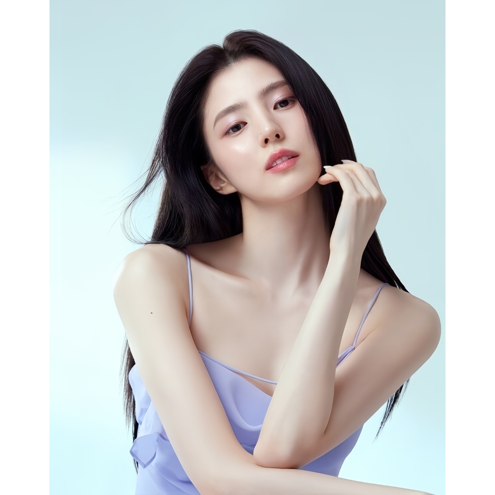 Làn da căng bóng của Han So Hee.