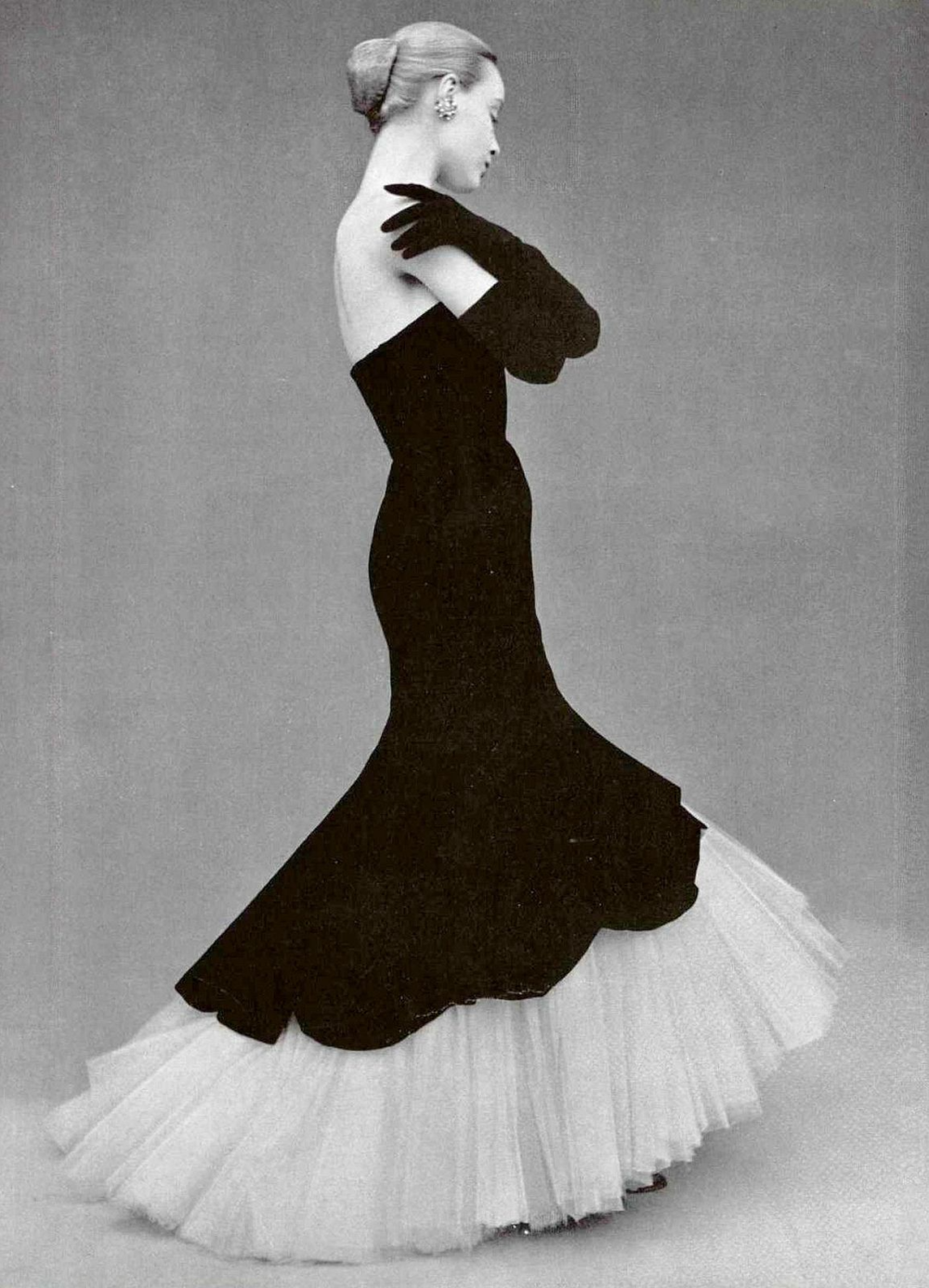 trang phục Flamenco Tây Ban Nha Balenciaga 