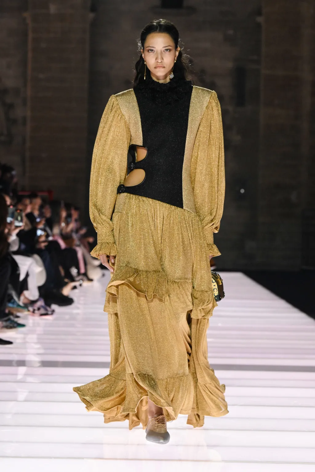đầm maxi louis vuitton cruise 2026