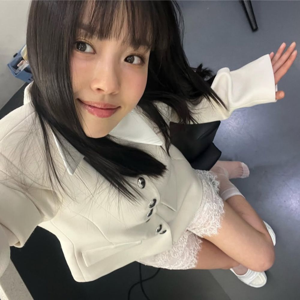 Hình ảnh selfie của Go Min Si — nữ diễn viên trong "Mỹ vị yêu đương".