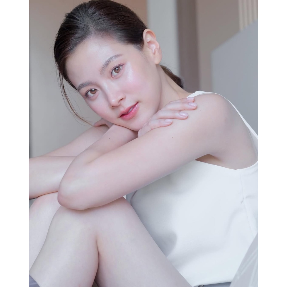 Diễn viên Baifern Pimchanok sở hữu làn da căng bóng "glass-skin".