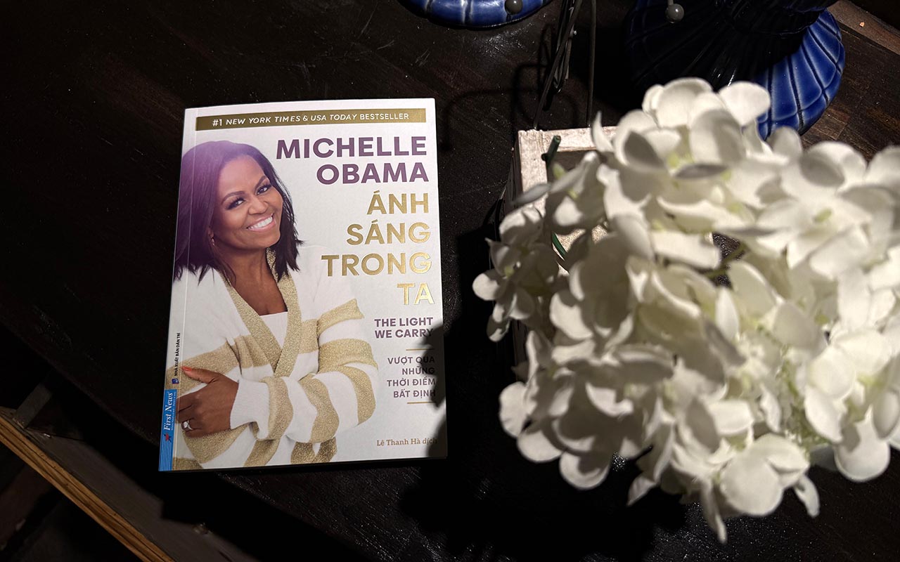 Ánh sáng trong ta cuốn sách mới nhất của cựu đệ nhất phu nhân Michelle Obama 