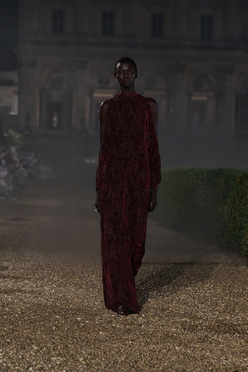 đầm đỏ đô BST Dior Cruise 2026