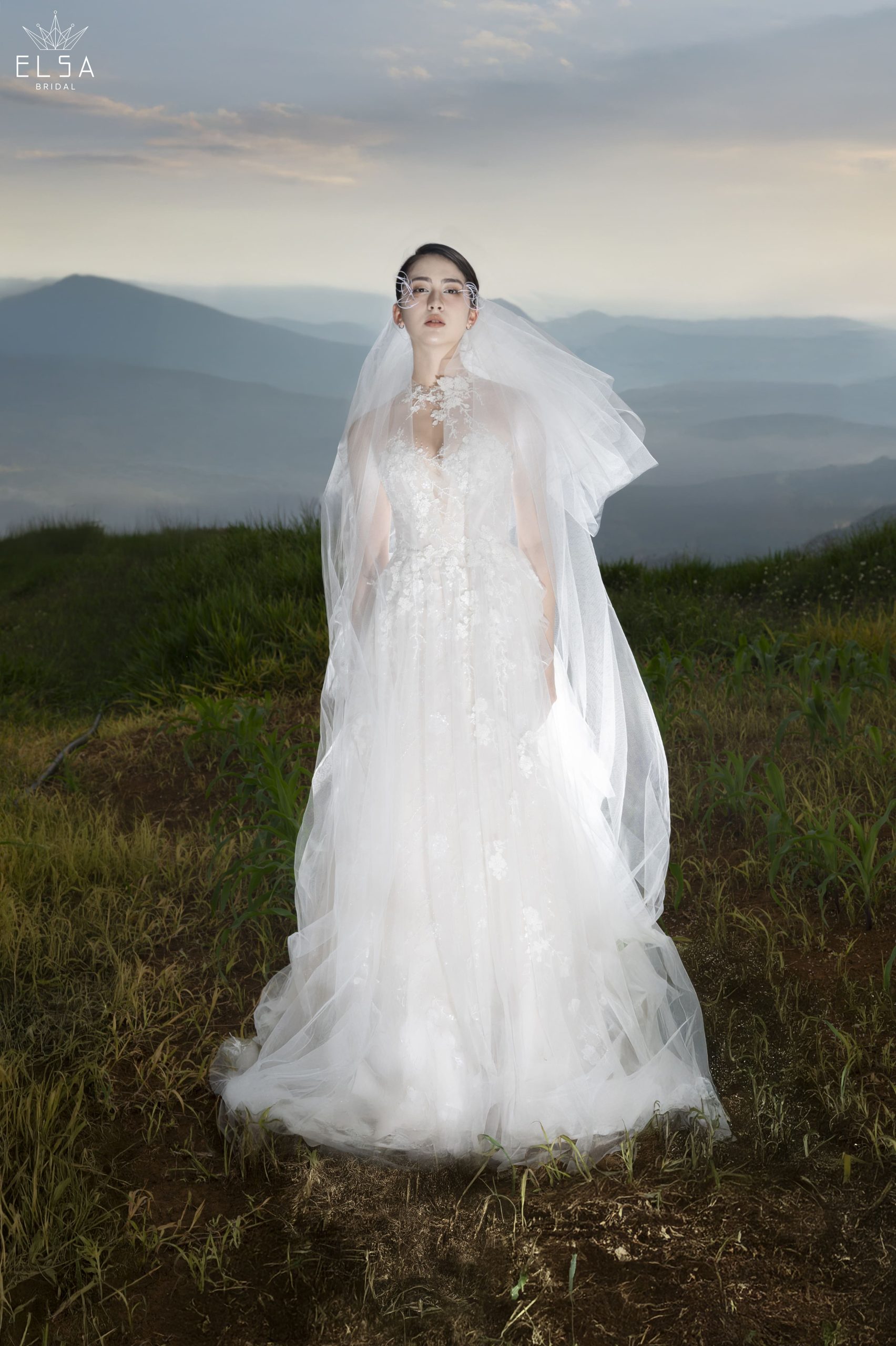váy cưới dáng xoè Elsa Bridal
