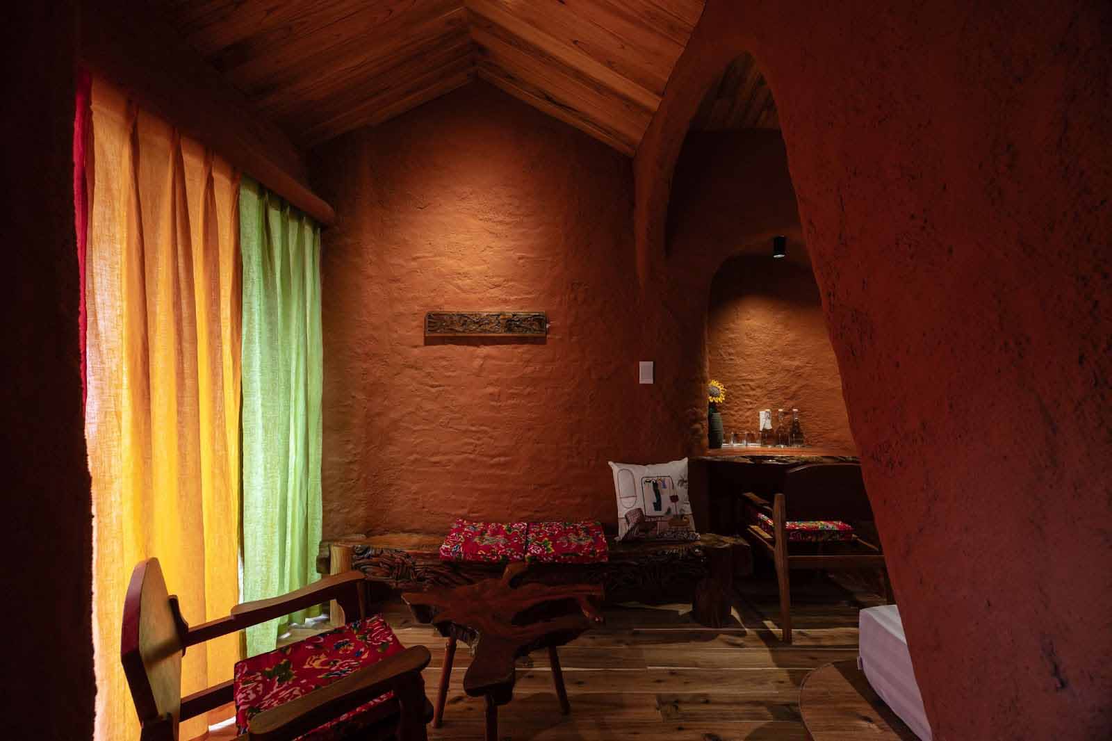 Nắng Hotel địa điểm mùa hè