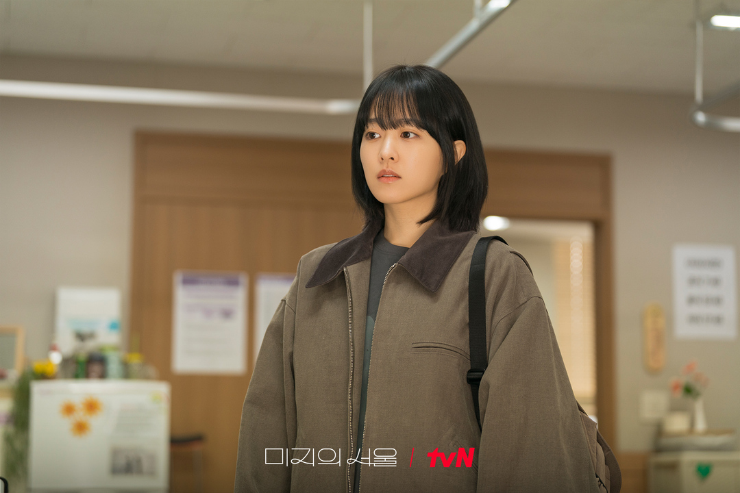 elle-review-phim-our-unwritten-seoul-15