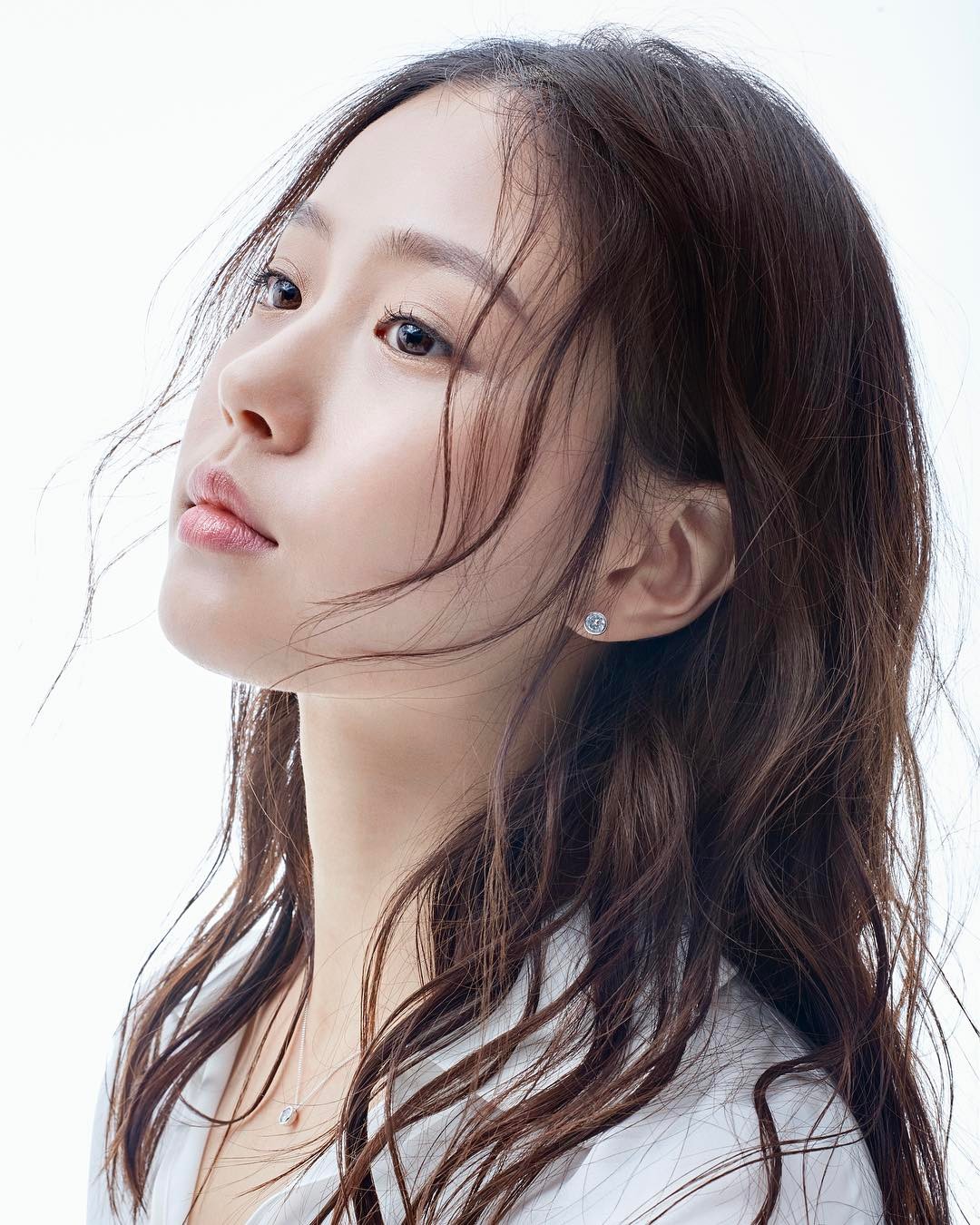 elle-10-su-that-ve-nu-dien-vien-go-min-si (13)