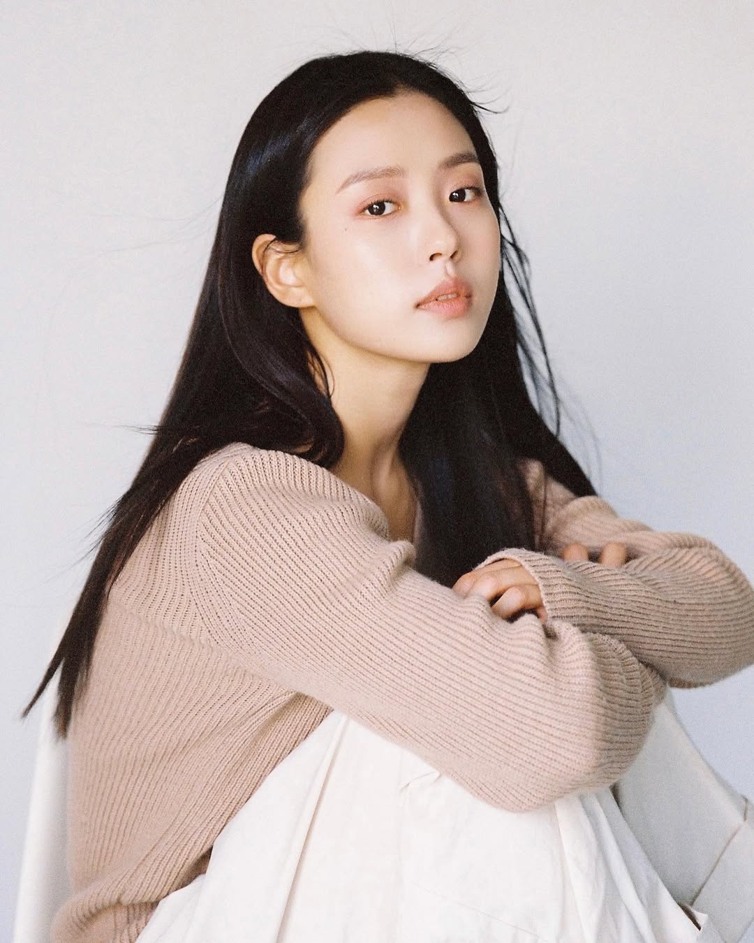 elle-10-su-that-ve-nu-dien-vien-go-min-si (6)