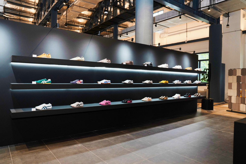 kệ giày onitsuka tiger AW 2025