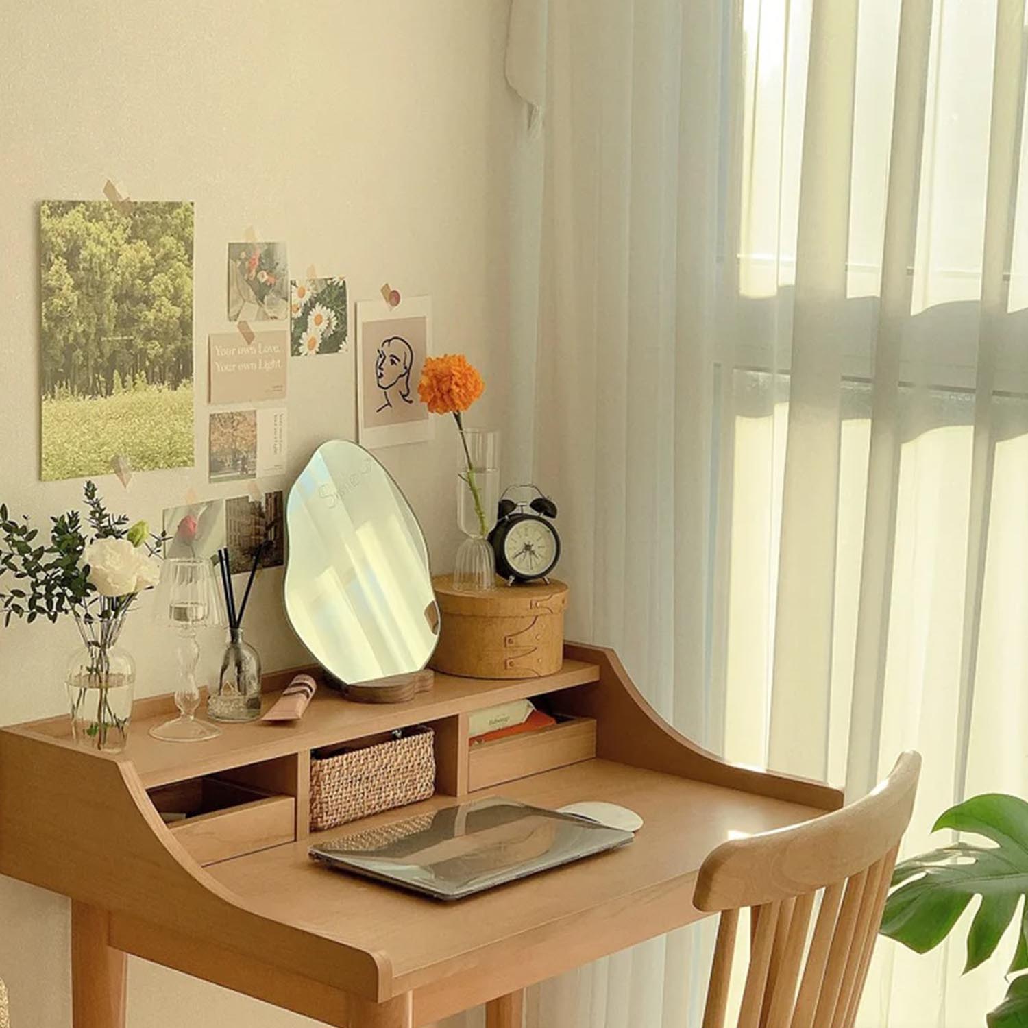 Gương để bàn sức vật dụng cần thiết để bàn làm việc văn phòng
