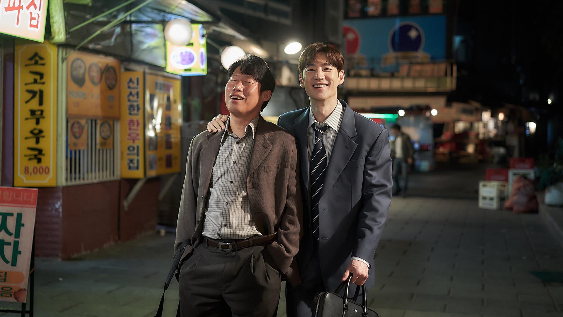 Cặp đôi Yoo Hae Jin và Lee Je Hoon diễn xuất đầy ăn ý trong phim Hàn Mượn Rượu Đẩy Kèo