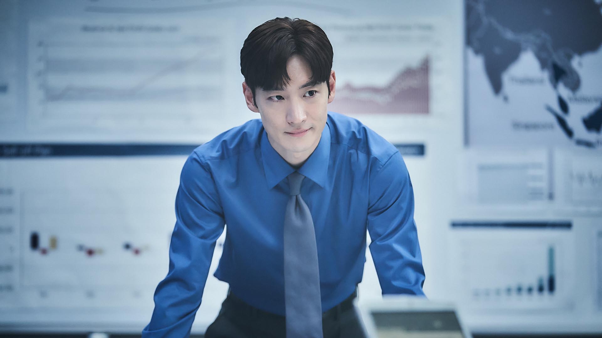 Tài tử Lee Je Hoon trong vai In Beom đầy tham vọng phim Hàn Mượn Rượu Đẩy Kèo