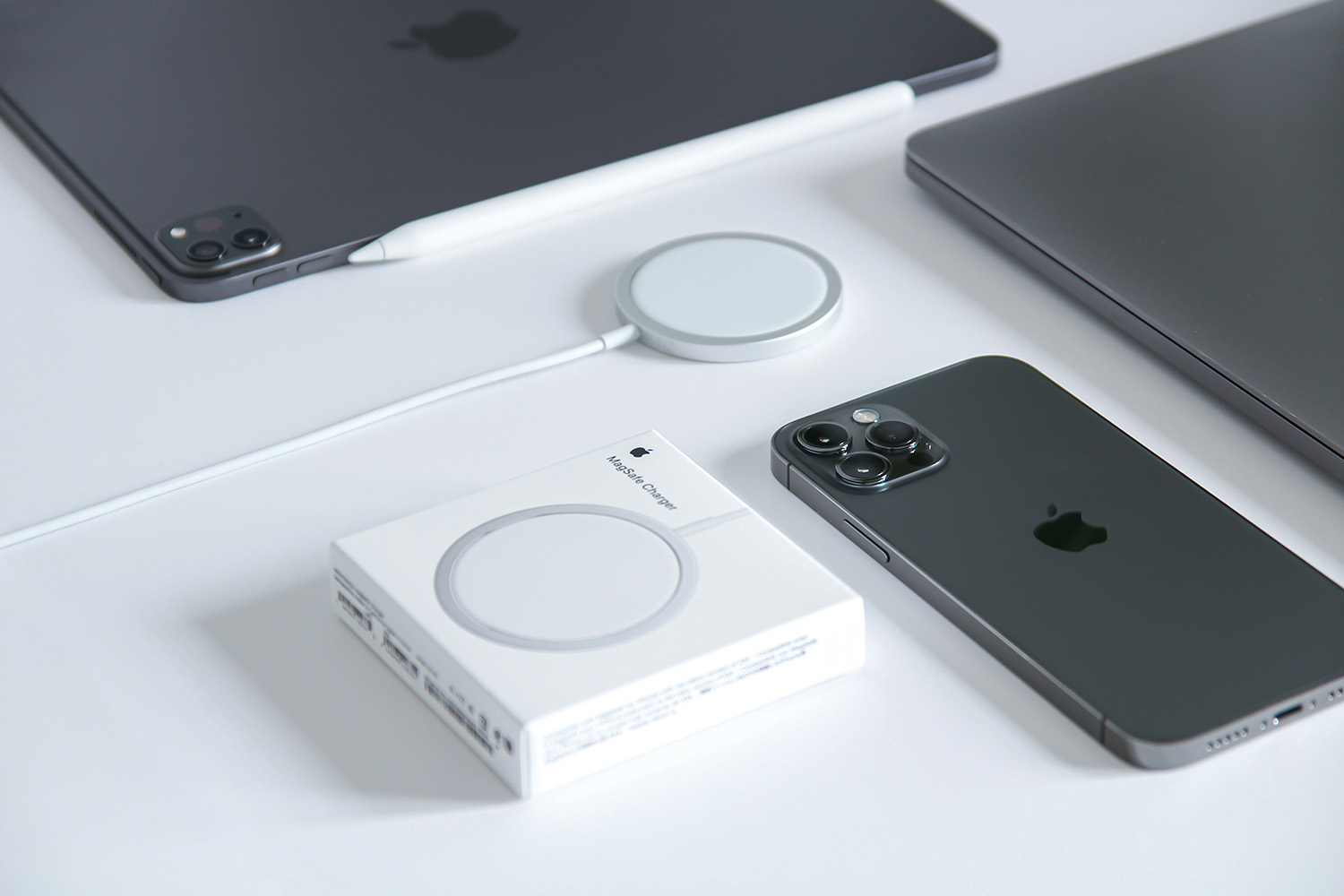 phụ kiện điện thoại apple magsafe
