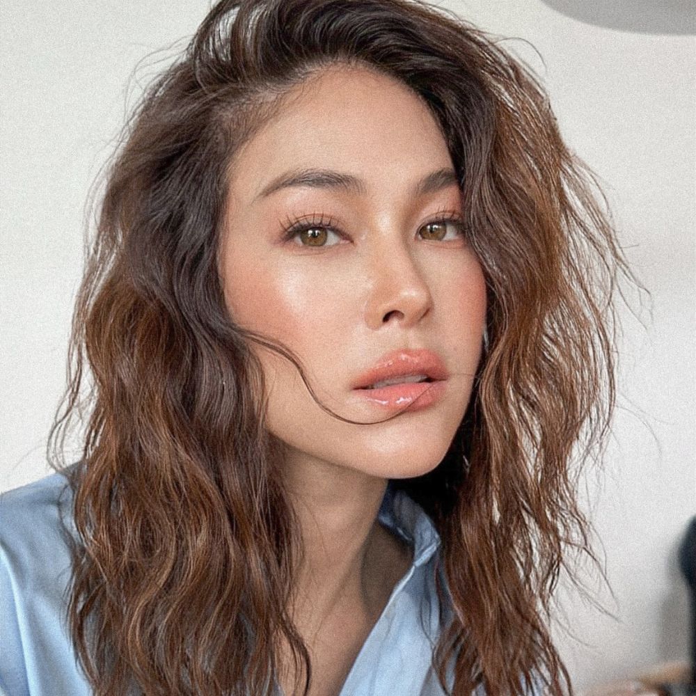 Hình ảnh Paula Taylor minh họa cho tầm quan trọng của việc sử dụng kem mắt.