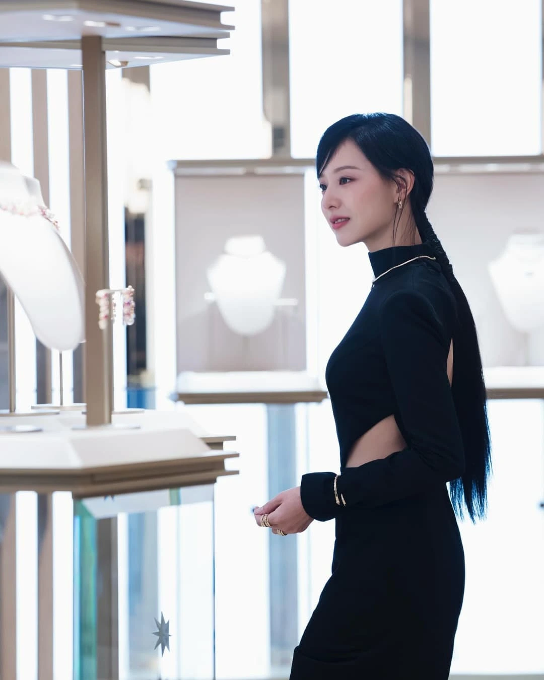 Kim ji won áo ngực