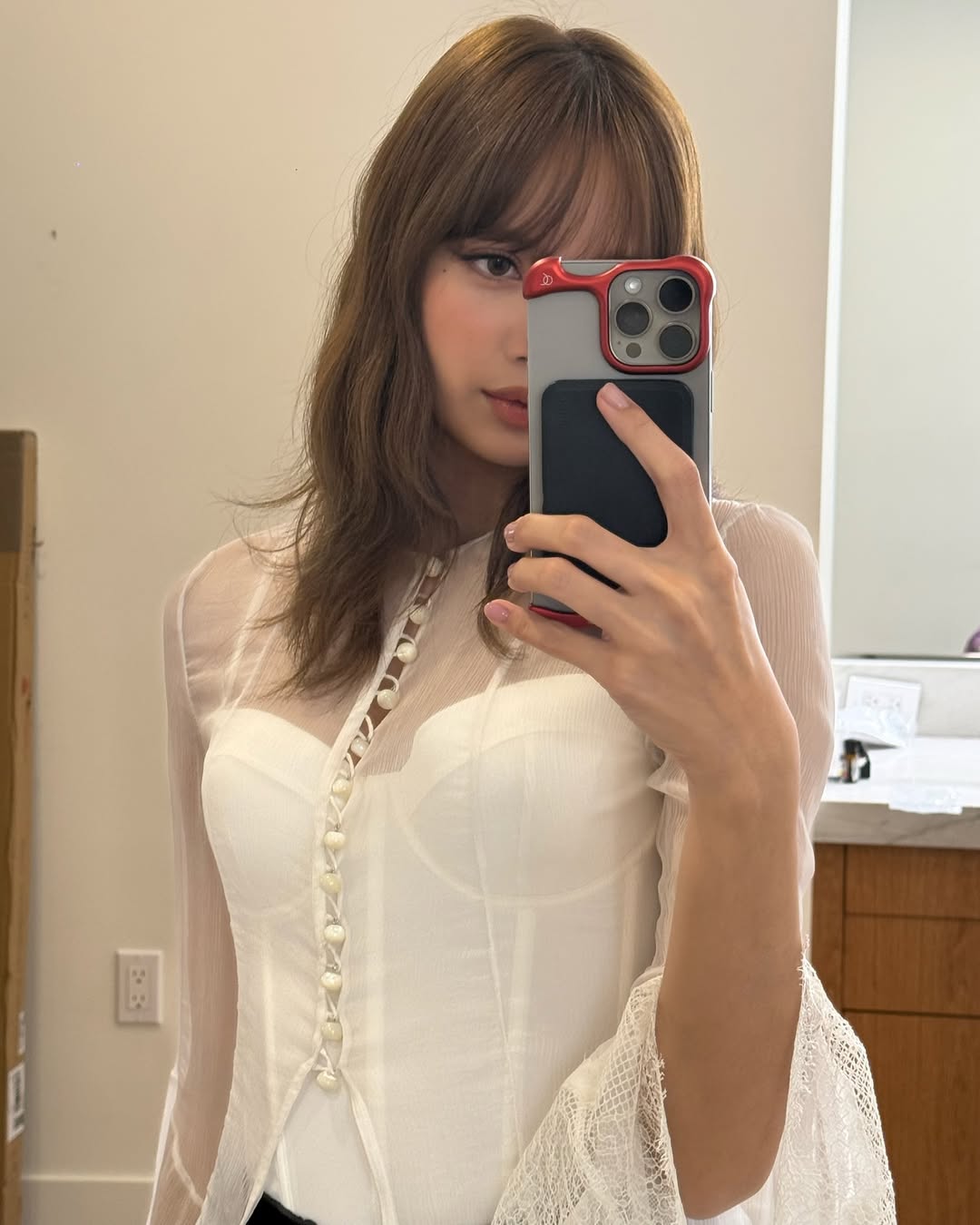 lisa diện áo ngực