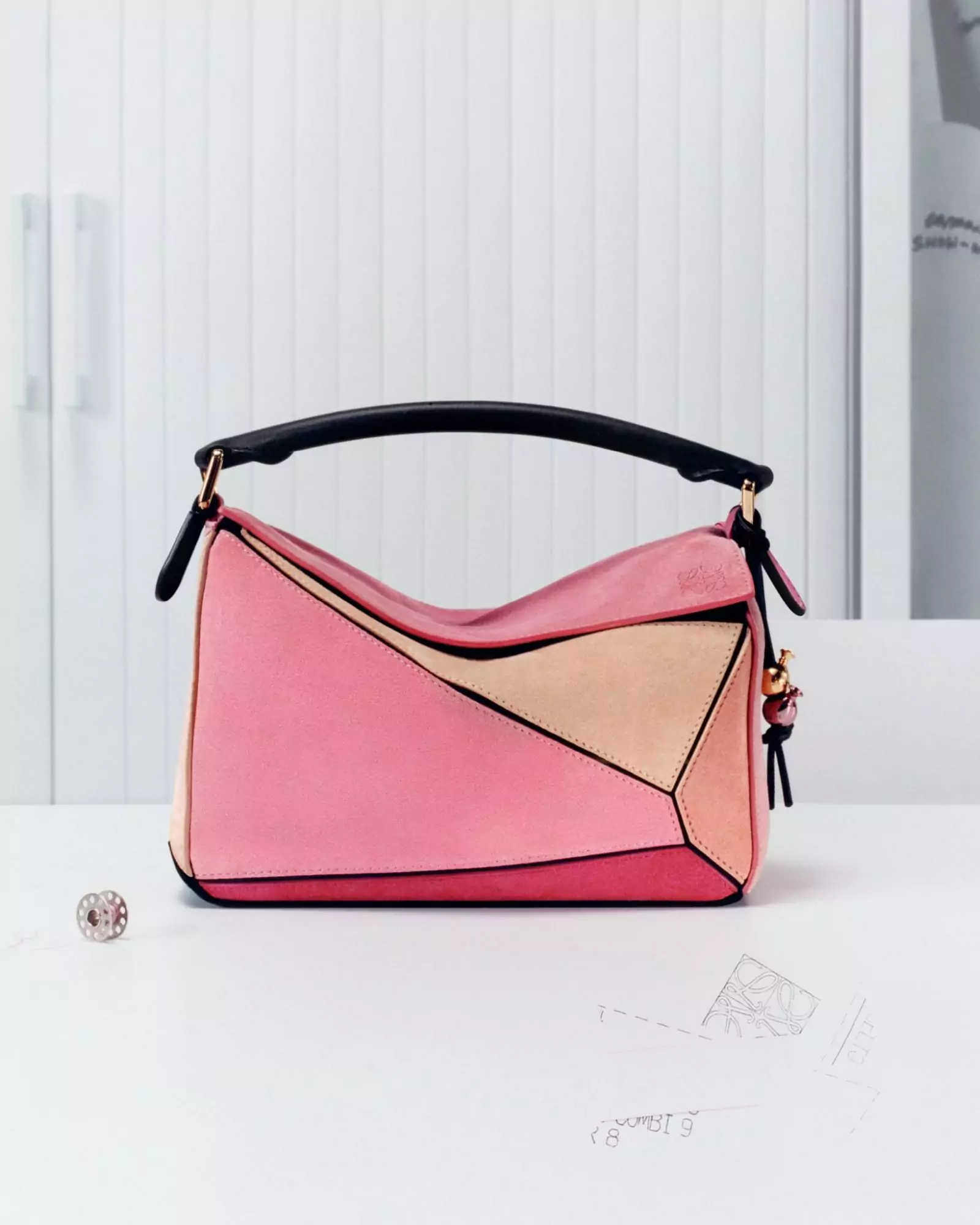 túi xách hồng puzzle Loewe 