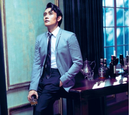 Diễn viên Lee Byung Hun trong phim Red 2