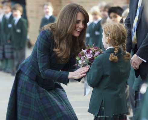 Công nương Kate Middleton thăm trường At Andrew ở Anh