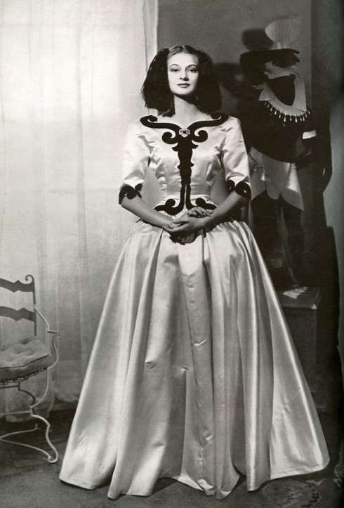 balenciaga infanta dress 1939_ inspired by portrait of Infanta Maria-Margarita, daughter of Spanish king Felipe IV