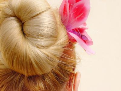 hairstyles_easy_updo_classic_ballerina_bun