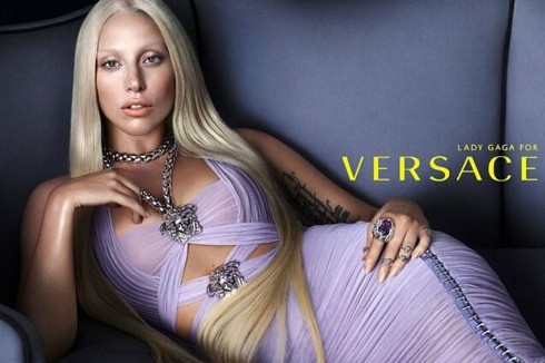 ellevn-lady-gaga-guong-mat-dai-dien-versace