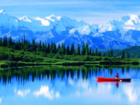 Thuyền Kayak là một trong các phương tiện phổ biến tại Alaska.