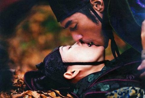 Nụ hôn trong rừng của Chương Tử  Di - Kim Thành Vũ trong Thập diện mai phục