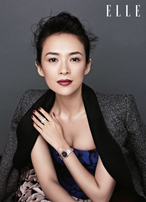 Áo khoác vải tweed xám Dior - Áo ống Royal Blue họa tiết hoa Dior - Váy phồng họa tiết hoa màu hồng Dior - Nhẫn kim cương Bulgari - Đồng hồ cung hoàng đạo Omega