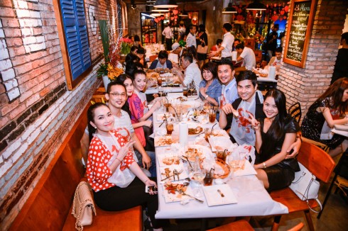 Ellevn-tang-thanh-ha-khai-truong-crab-shack-6